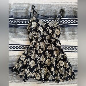 Brandy Melville Sleeveless Floral Pouf Tunic Top Womens One Size